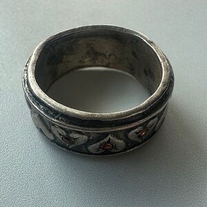 Sundance Sterling Silver Band Ring with Garnet-Accent Floral Motif - Silver